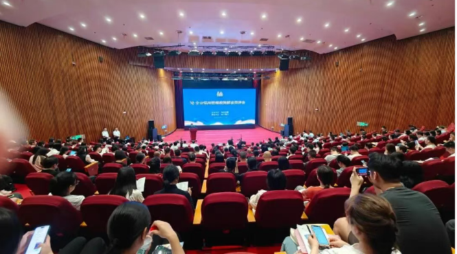 广西报关协会组织参加“关企零距离”海关政策宣讲活动(南宁场)