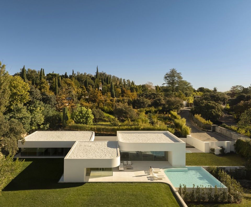 La Moraleja18号别墅，西班牙 / Fran Silvestre Arquitectos