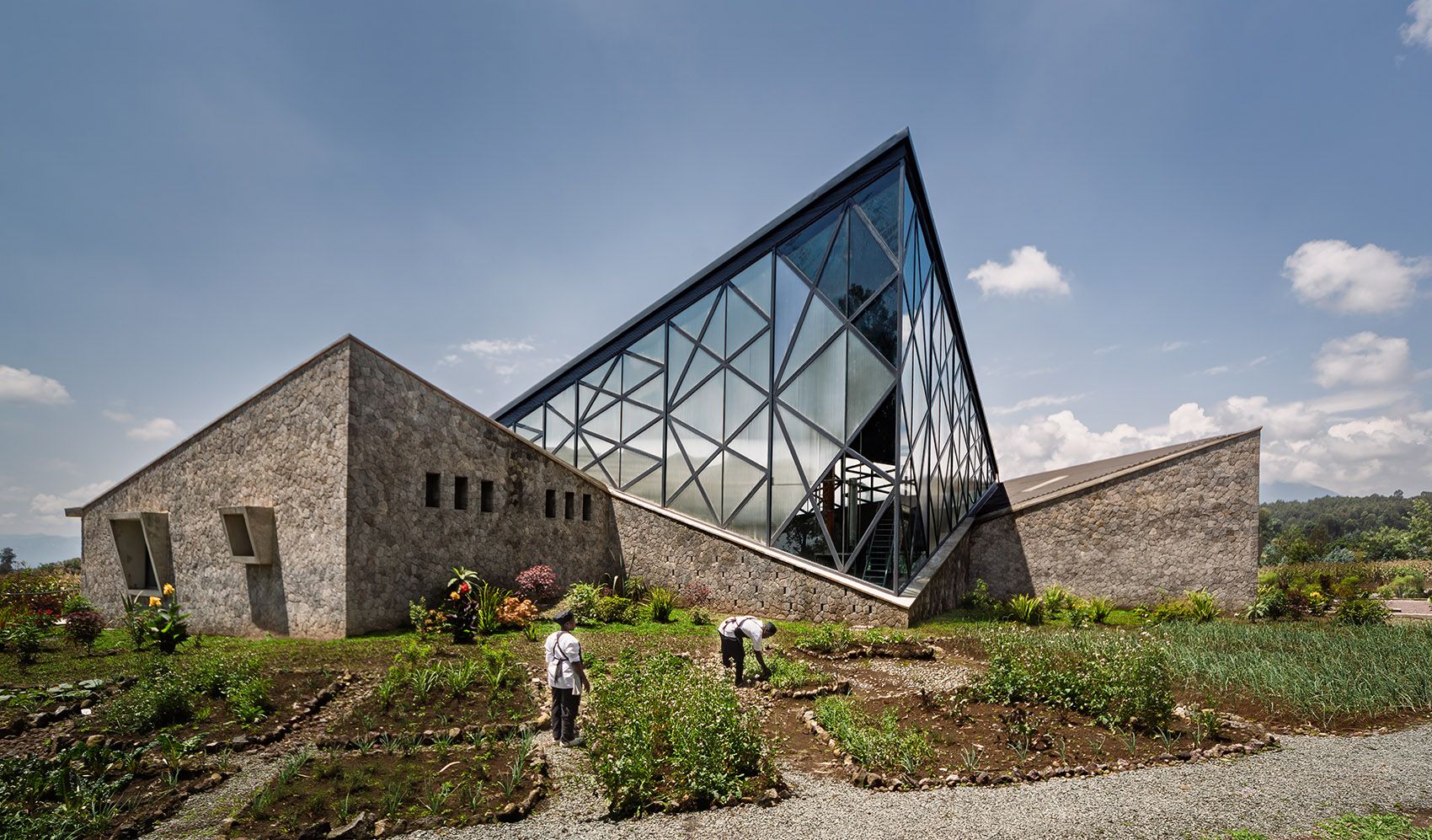 Virunga Mountain Spirits酿酒厂,卢旺达 / BE_Design
