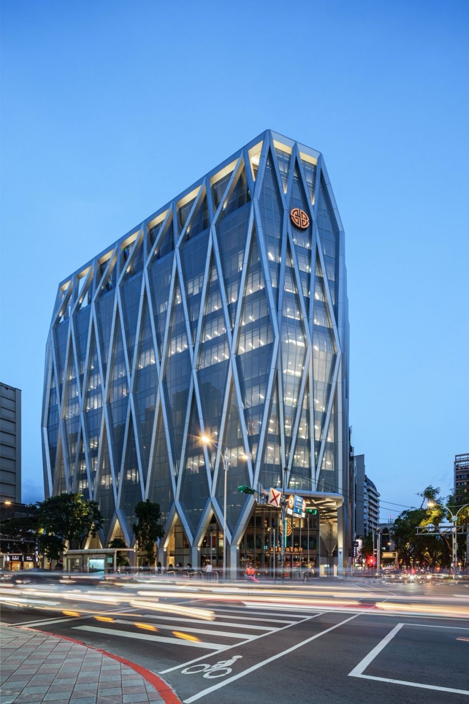 上海商业储蓄银行总行大楼 / 潘冀联合建筑师事务所