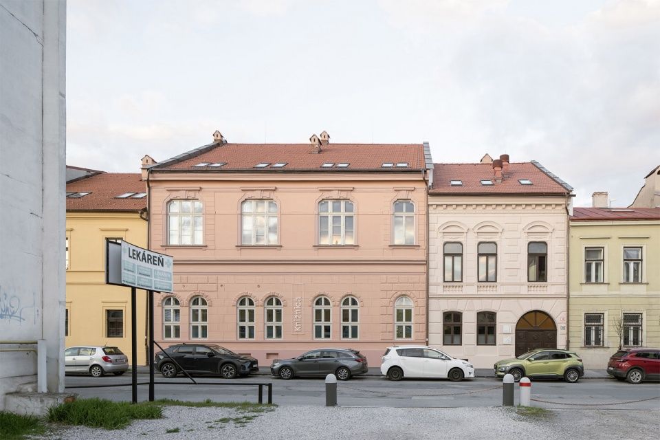普雷绍夫P.O.Hviezdoslav区域图书馆室内改造,斯洛伐克 / Doxa + bistan architekti