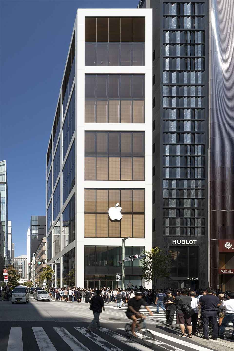 苹果银座店焕新,日本东京 / Foster + Partners