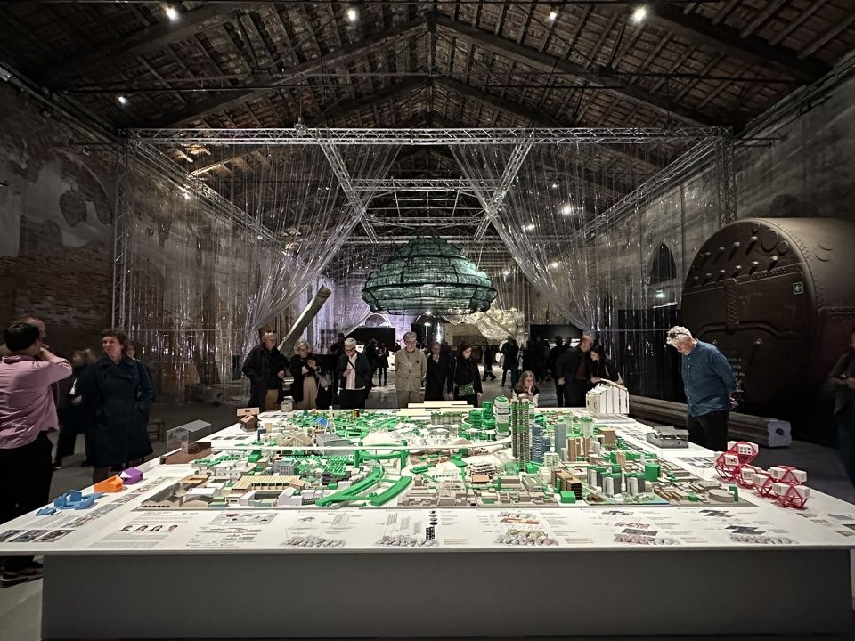 插件更新城:废旧模型的再生城市,第19届威尼斯双年展 / 众建筑