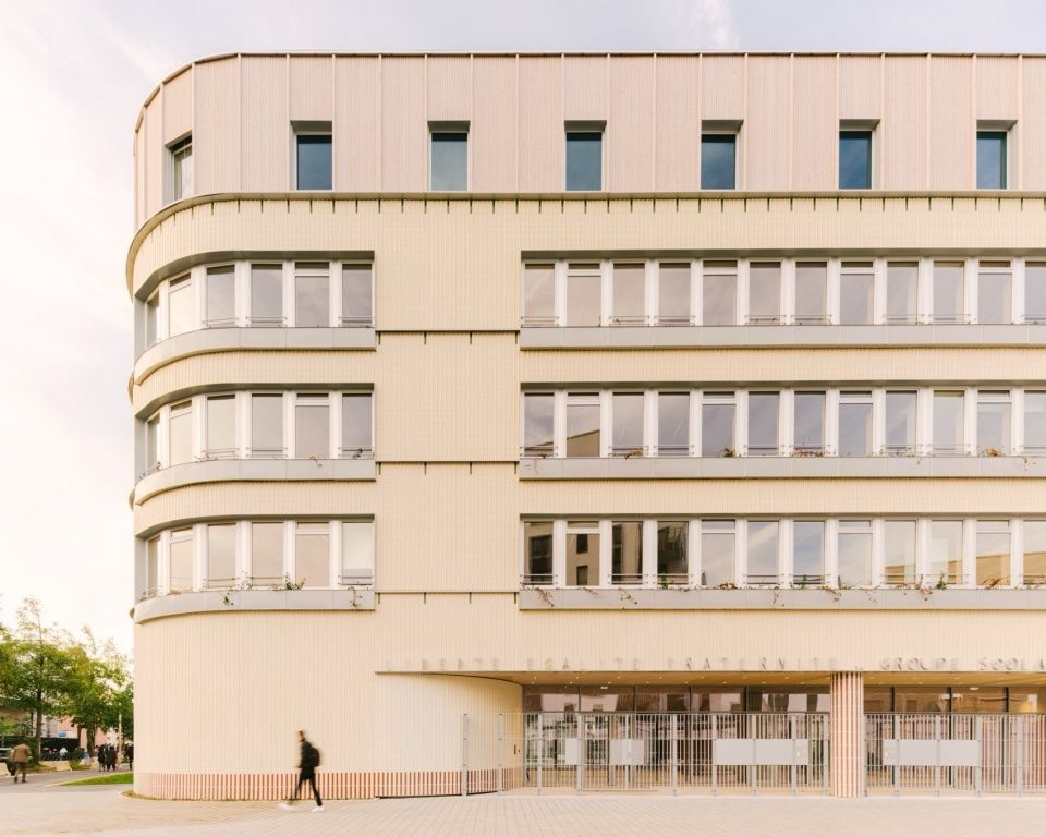 Dominique Frelaut学校综合体,法国 / Tectoniques
