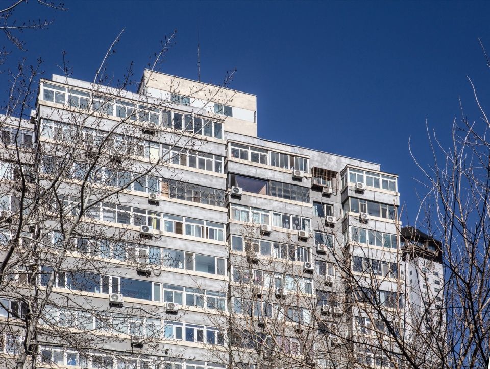 山顶洞之家, 三里屯 / 察社办公室