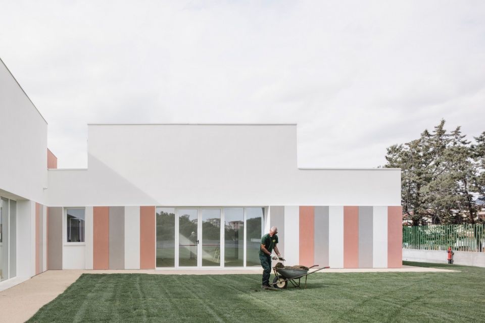 奥尔比亚幼儿园,意大利 / Studio Associato di Architettura LERUA