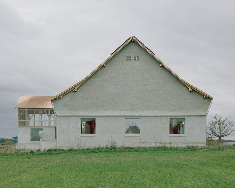 倒置的农舍,瑞典 / BARD YERSIN architects