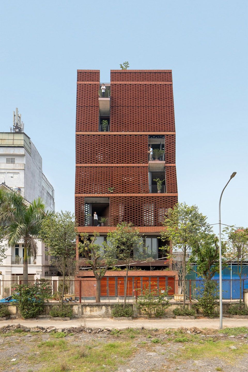 Tropical Flow住宅,越南 / H&P Architects