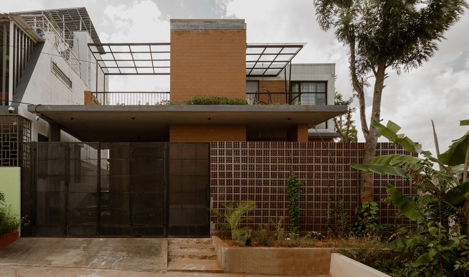 泥土住宅,印度 / Aagaram Architects