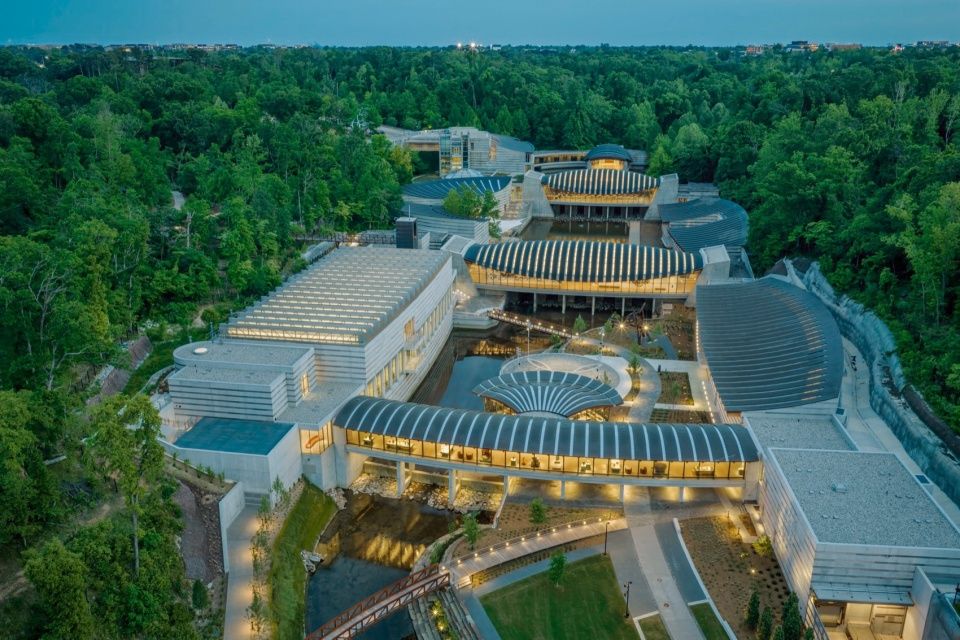 水晶桥博物馆扩建，美国 / 萨夫迪建筑事务所