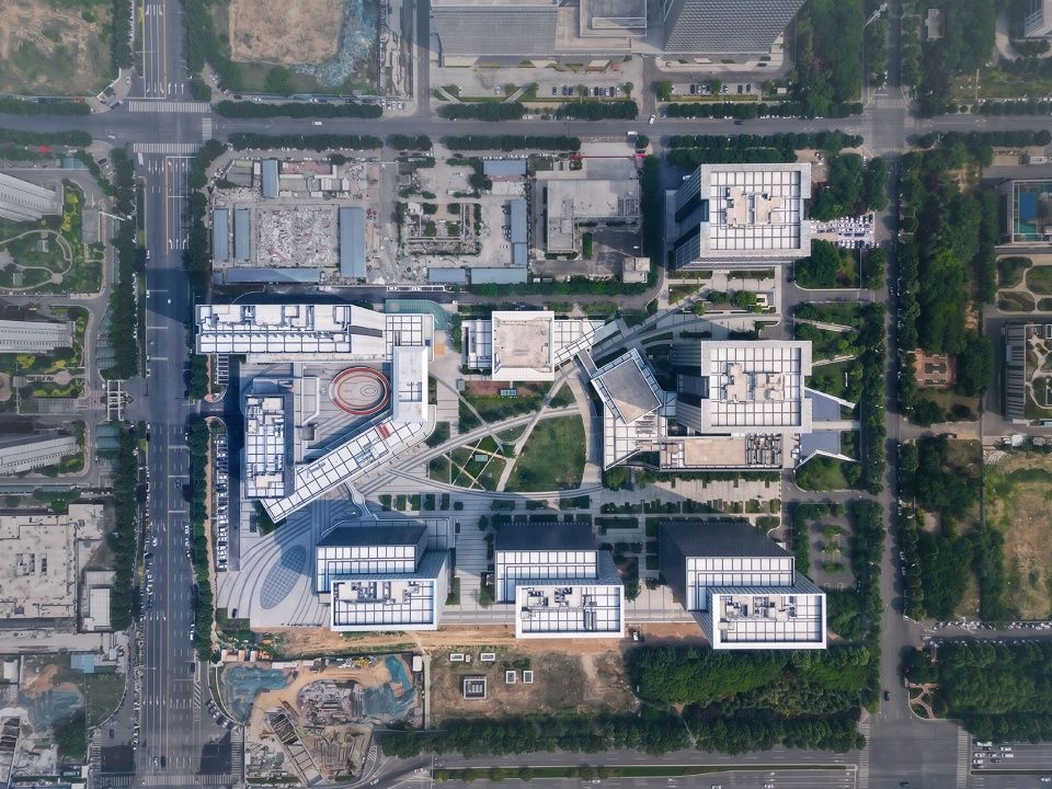 郑州高新数算产业园 / 中建西南院
