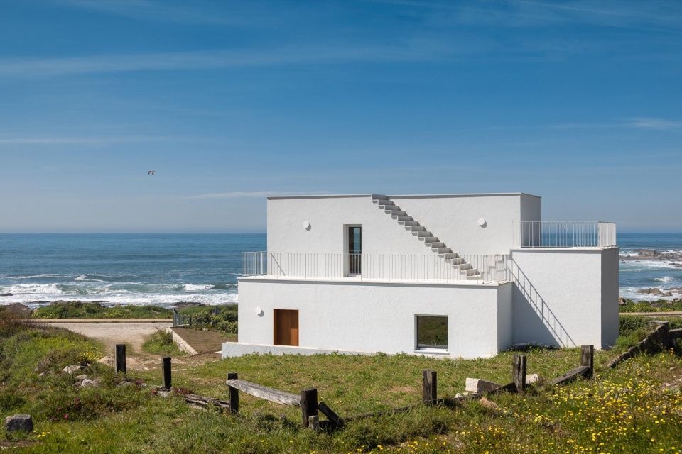 Ncora Residence, Portugal/Tiago Sousa Arquitecto