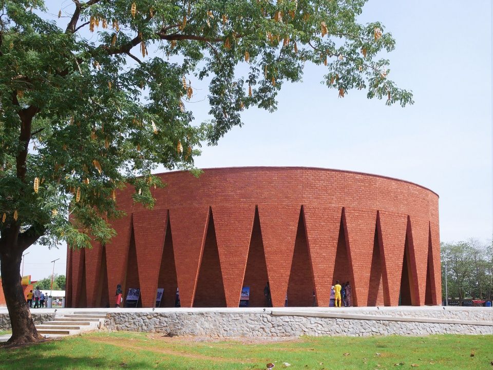 Thomas Sankara纪念陵墓，布基纳法索 / Kéré Architecture