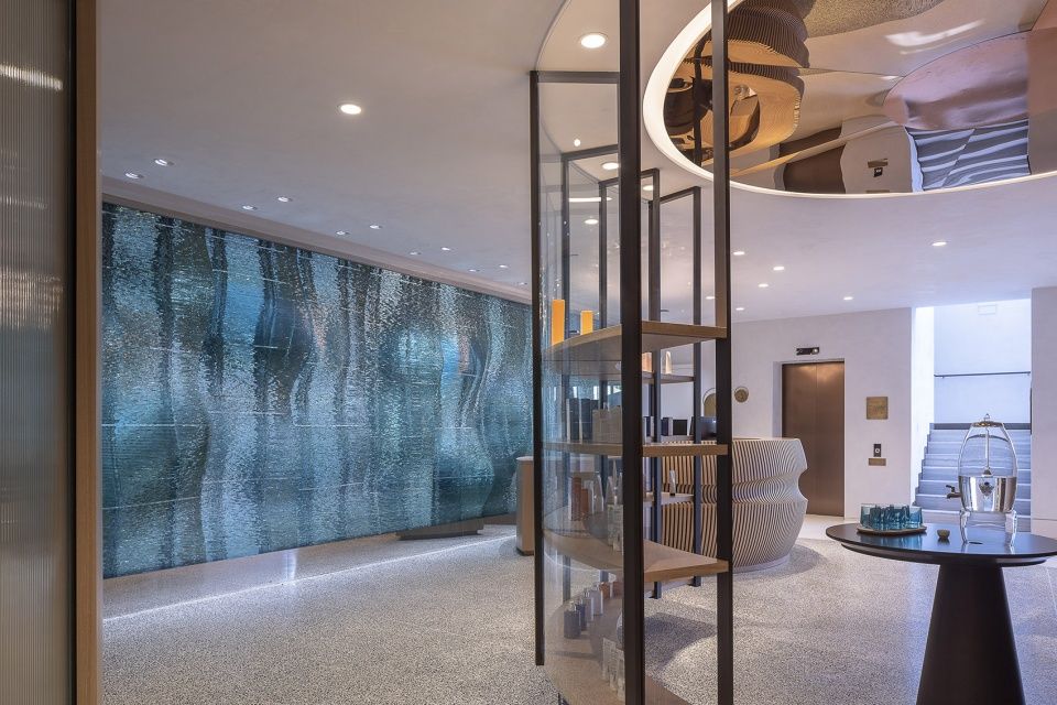 Fairmont酒店定制玻璃墙，布拉格 / Lasvit