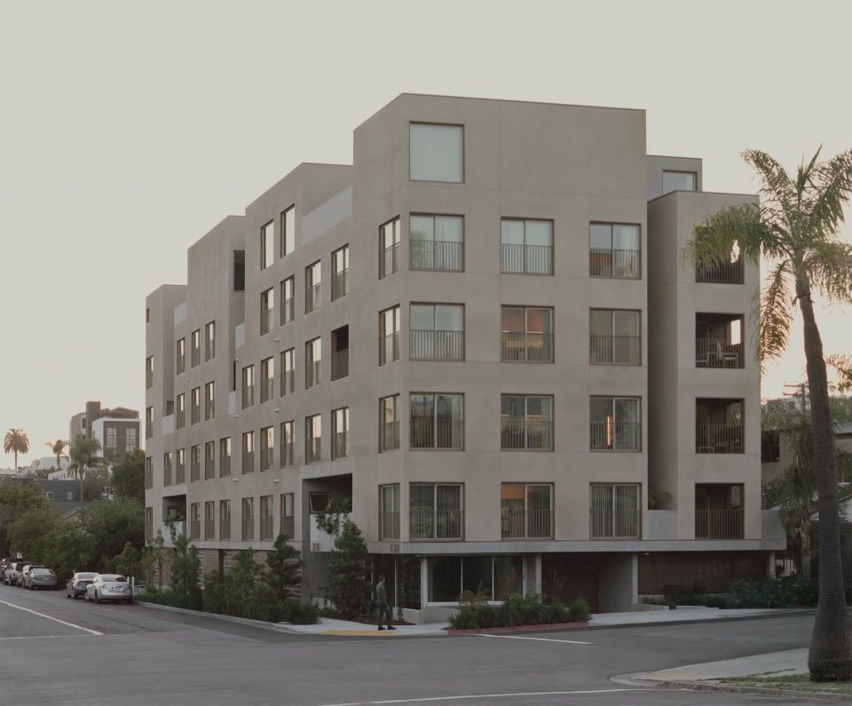 Fora Residential Building, USA/JEFF SVITAK
