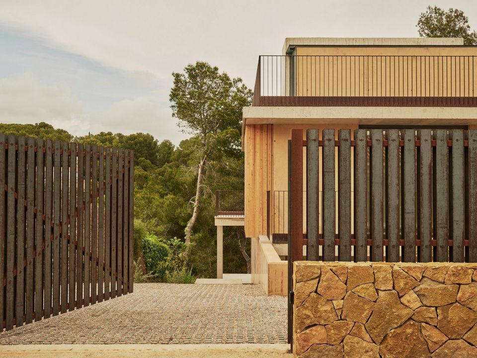 Cala Tamarit住宅，西班牙 / Raúl Sánchez