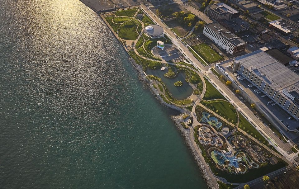 RALPH C. WILSON, JR.纪念公园，底特律 / Adjaye Associates