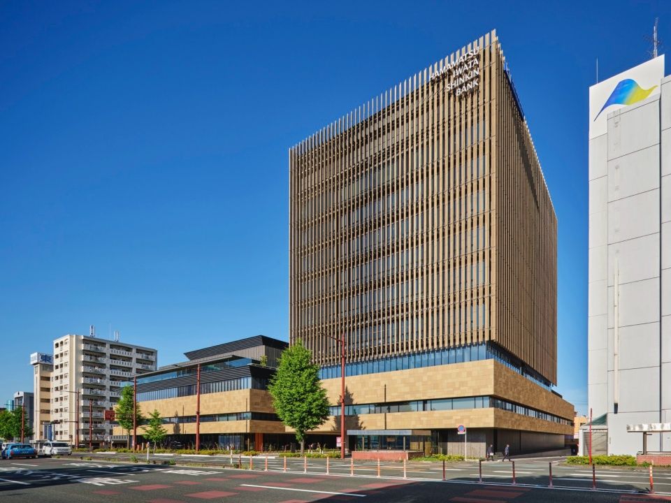 浜松岩田信用金库总部・总行，日本 / 日建设计