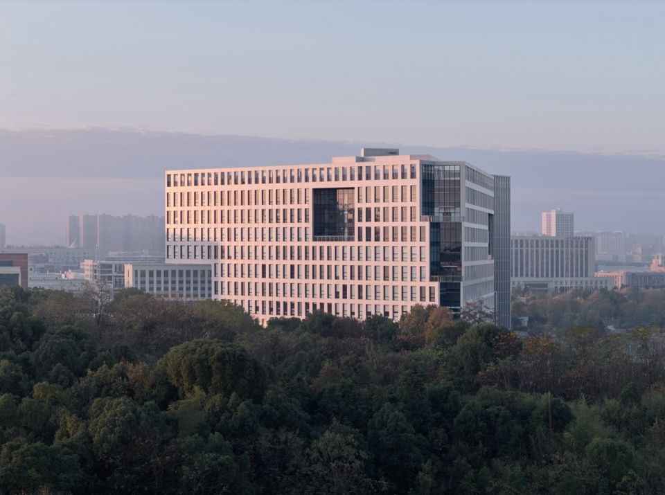 星沙产业基地自贸总部大楼，长沙 / 以靠建筑