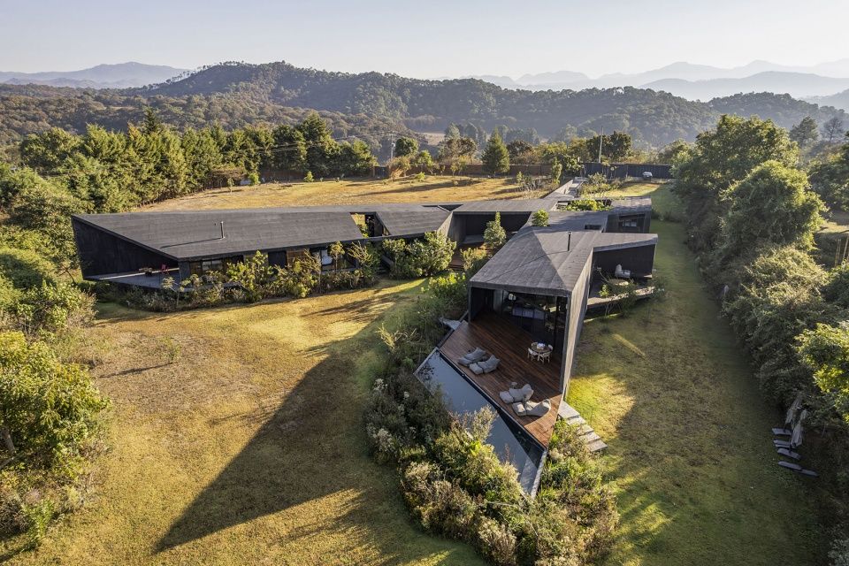 黑色住宅，墨西哥 / Taller Alberto Calleja