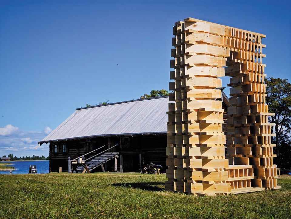 基日岛“取景框”观景装置 ，卡累利阿共和国 / Evgeny Makarenko Timber Architecture Workshop