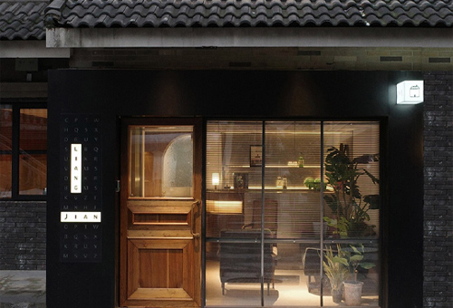 两间室内设计办公空间，杭州 