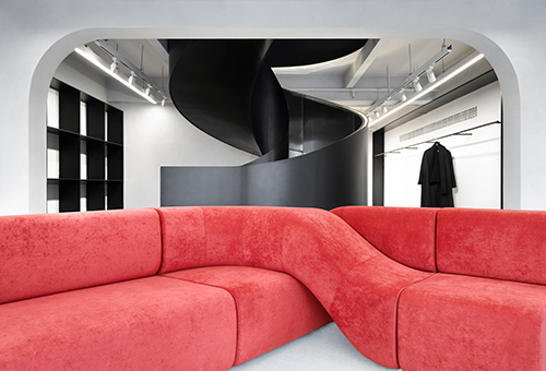 兮間，太阳/室内