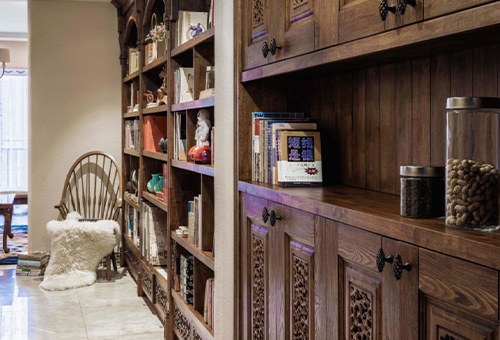 永不落幕的画展，柳州/室内