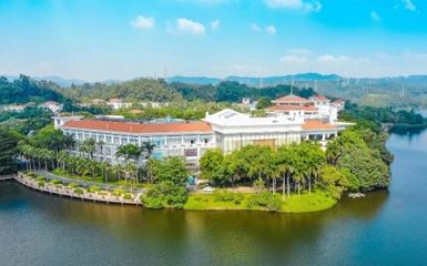 东莞塘厦三正半山酒店，东莞/建筑