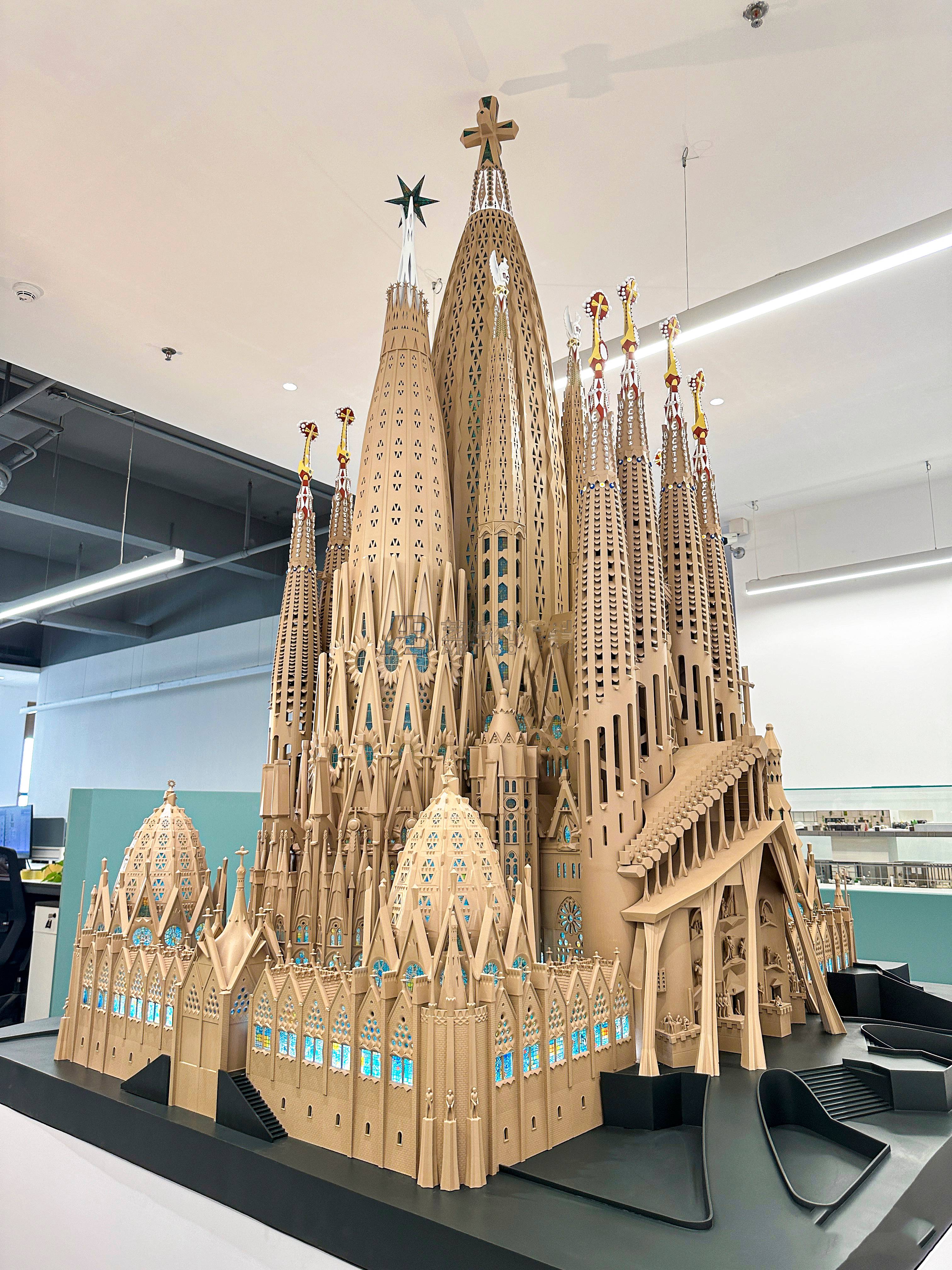 西班牙圣家堂，湖北/文化建筑