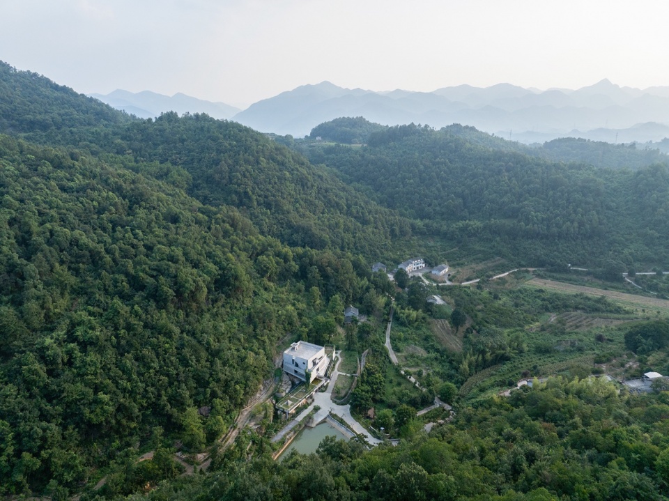 石羊山壹号住宅，湖北 / 小写建筑事务所