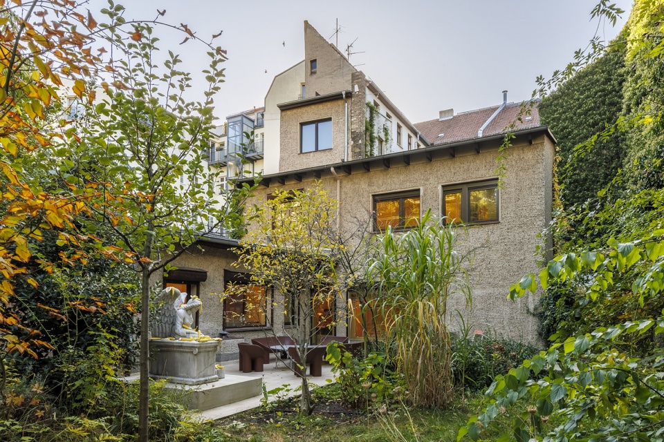 马车房及花园改造，柏林 / J. MAYER H. und Partner Architekten