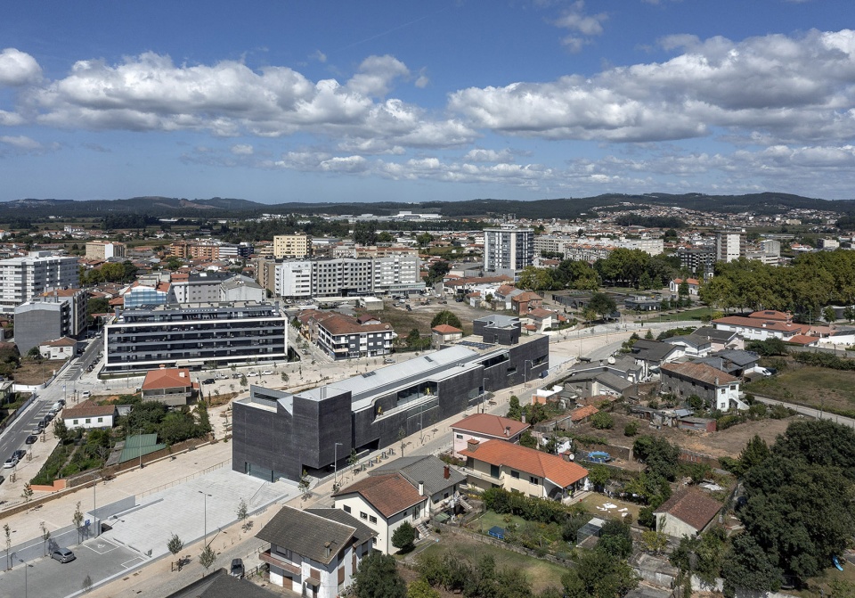 Trofa市政厅，葡萄牙 /  NOARQ