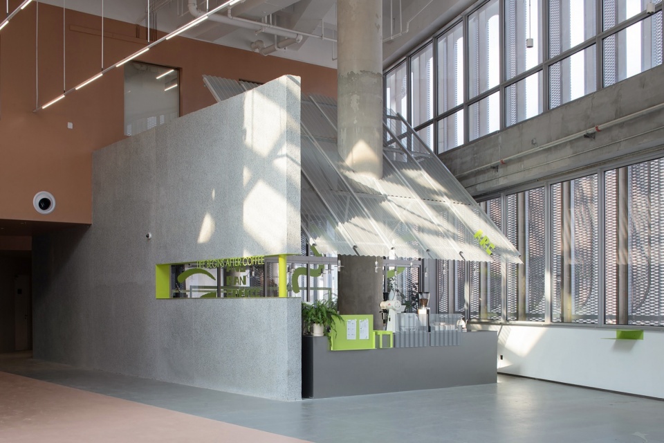 拾集建筑办公室及盎然咖啡，上海 / 拾集建筑