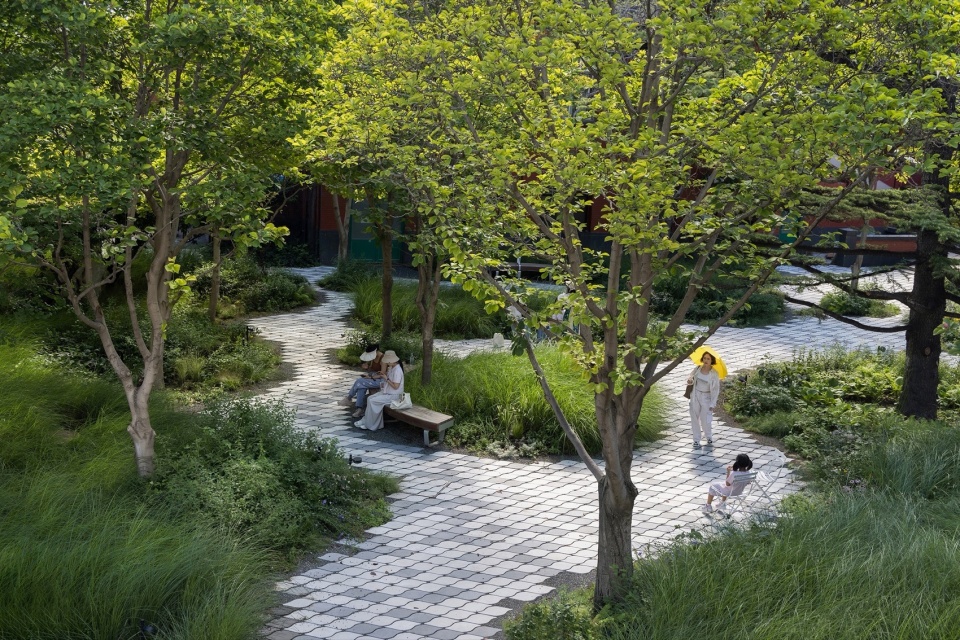 三里屯西五街5号院，北京 / 一域景观事务所