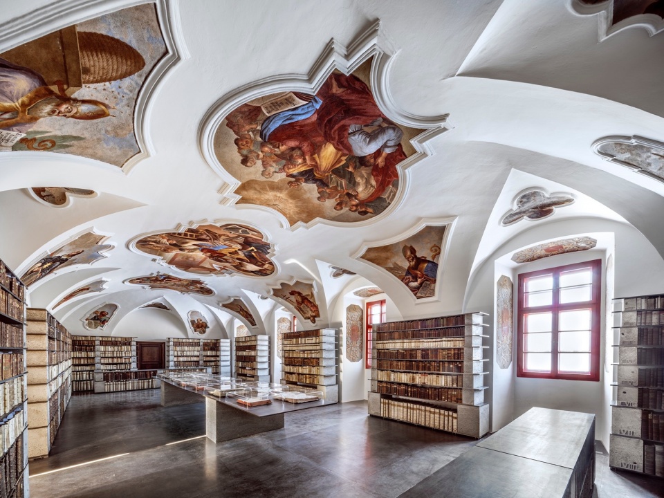Želiv修道院中的图书馆，捷克 / Šépka architekti