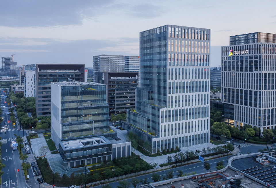 张江人工智能产业创新与服务平台，上海 / 致正建筑工作室