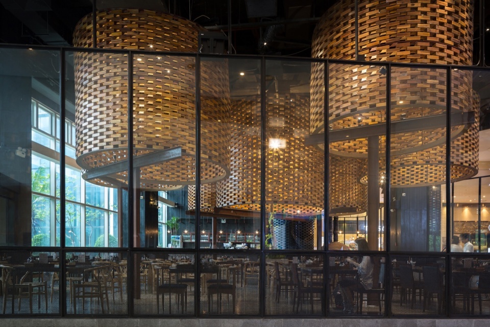 Pizza 4P’s餐厅，越南 / ODDO architects