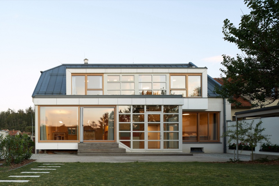 郊区住宅，捷克 / ORA