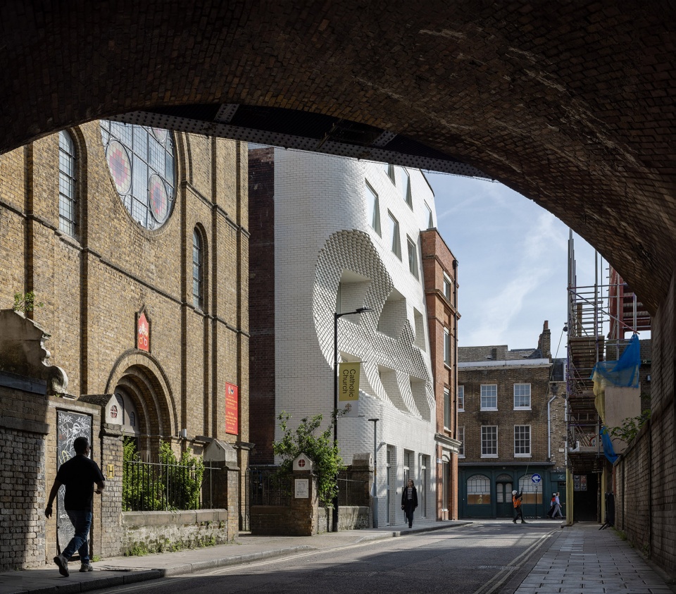 The Scoop办公楼,伦敦 / Corstorphine & Wright