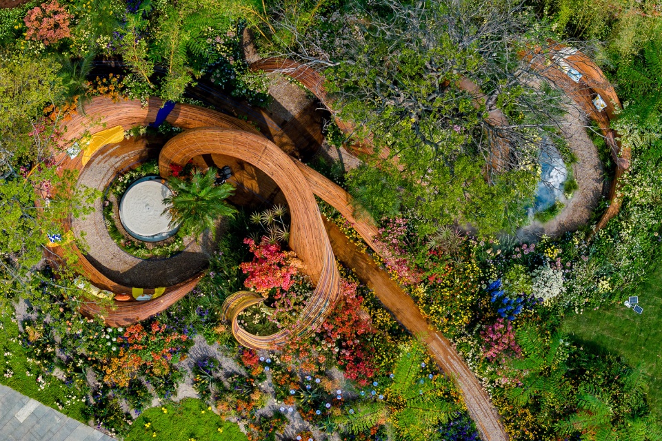 超链密码花园之“竹链”- 现代竹编装置，深圳 / 造源景观 + 深圳市贝尔雅环境艺术设计工程有有限公司 + 深圳盛世易百装饰设计工程有限公司