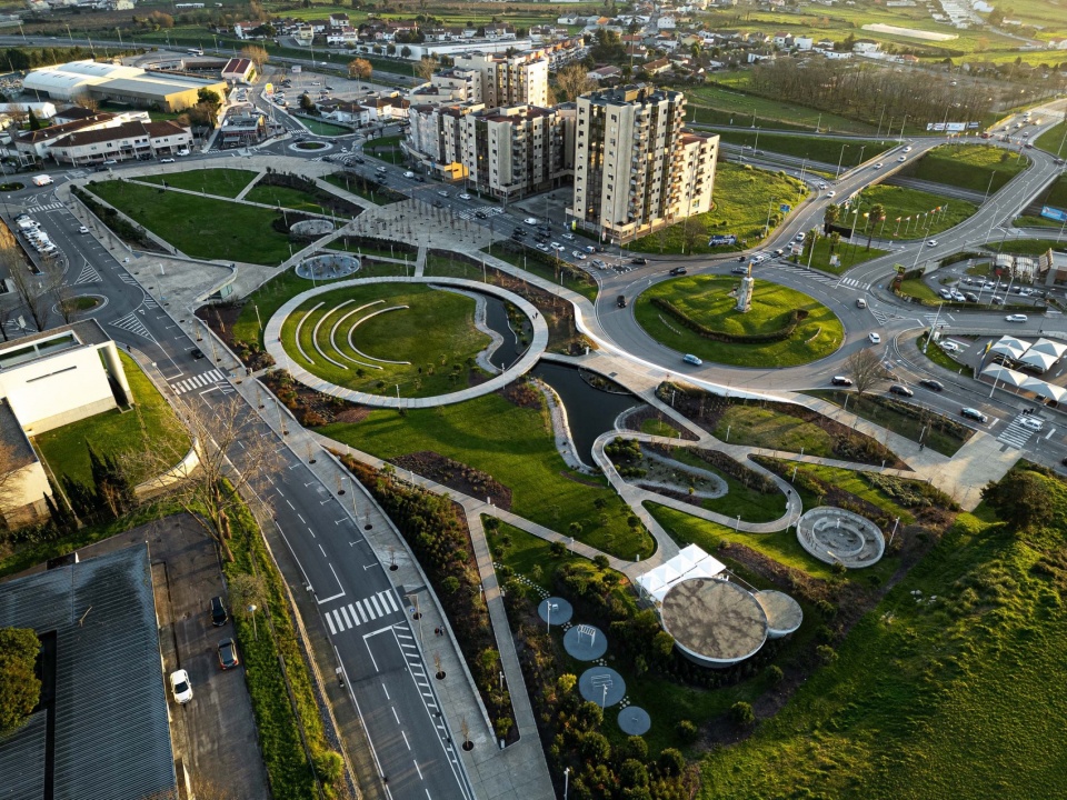 Gondomar城市公园，波尔图 / PAULO MERLINI architects