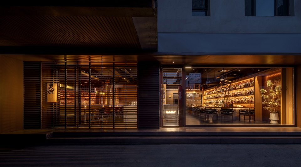 灵泊酒吧，丹东 / 白菜设计