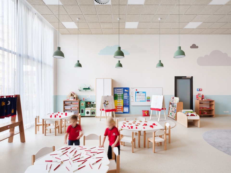 捷克Maple Bear学校室内设计 / SOA architekti