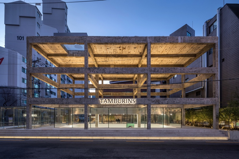 Tamburins首尔圣水旗舰店的照明设计 / EONSLD