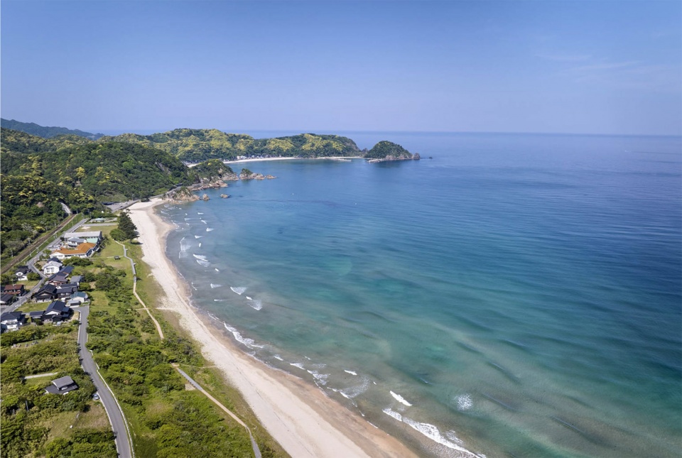 Kugami日落咖啡厅及画廊,日本 / REPLUS Co., Ltd.