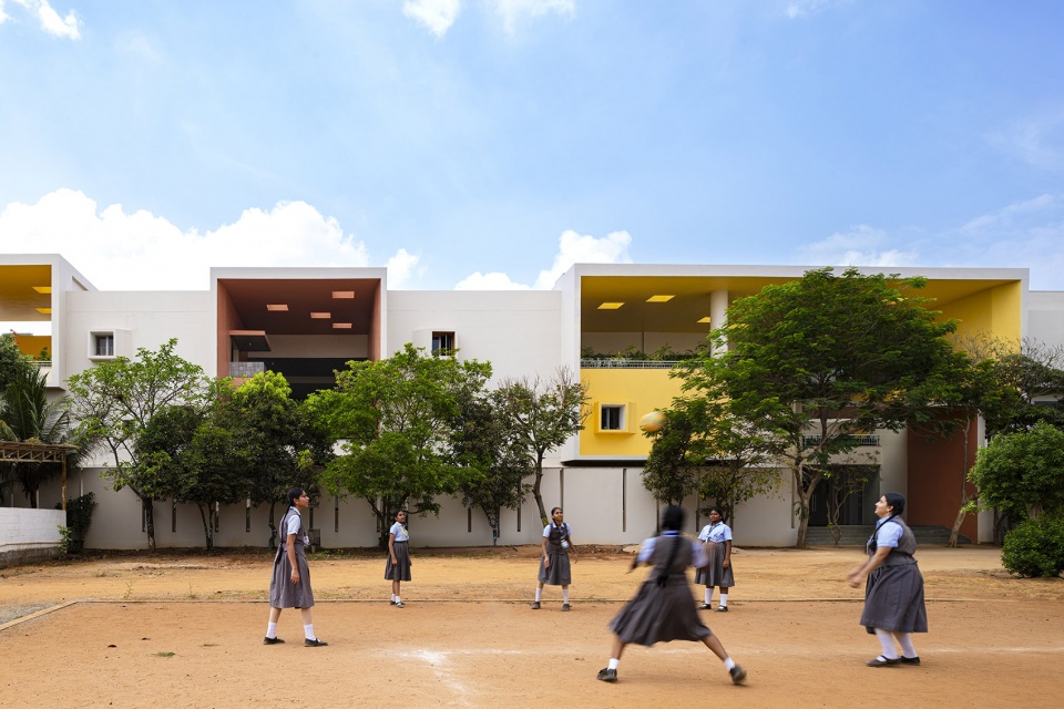 彩虹国际学校，印度 / Spacefiction Studio