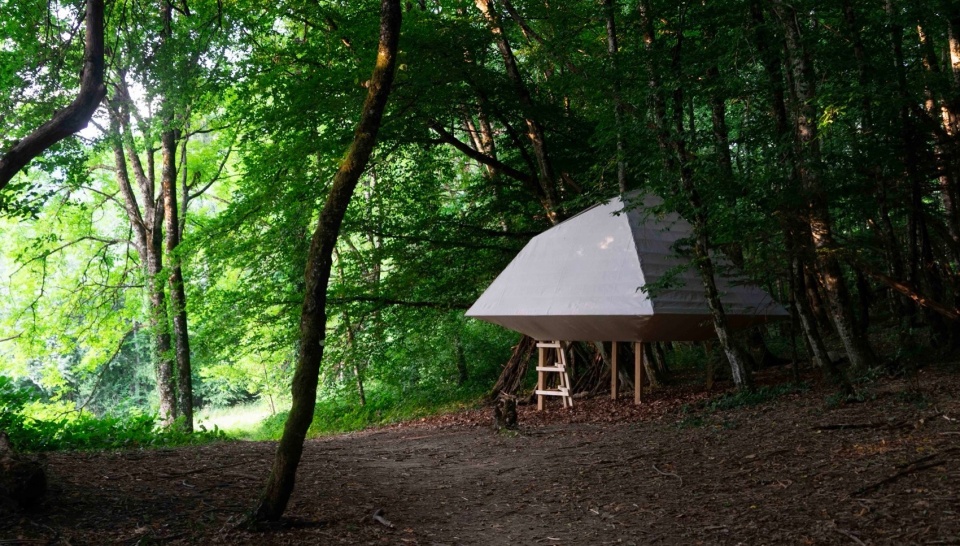 冥想小屋—A “light” paper cage，法国 / 无意义建筑