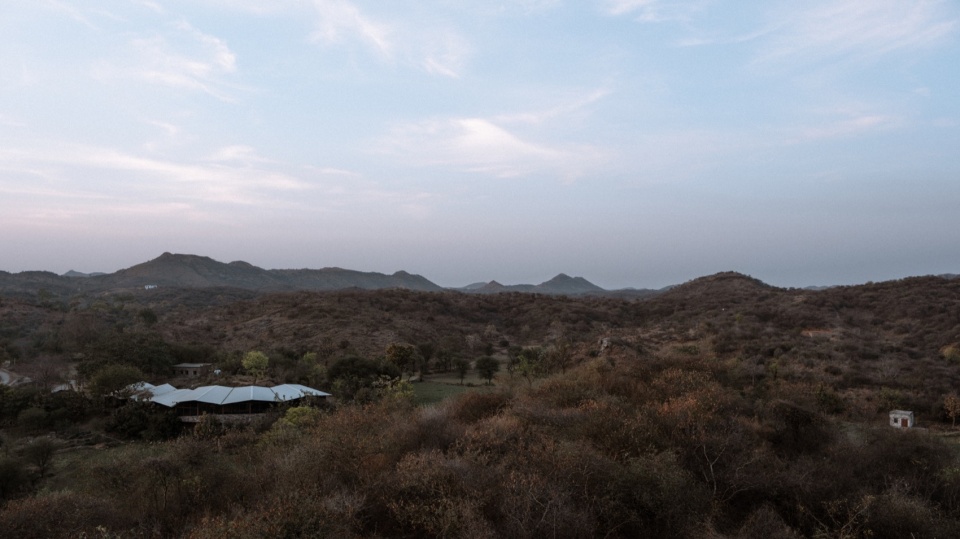 Gaushala牛舍，印度 / Studio Saar