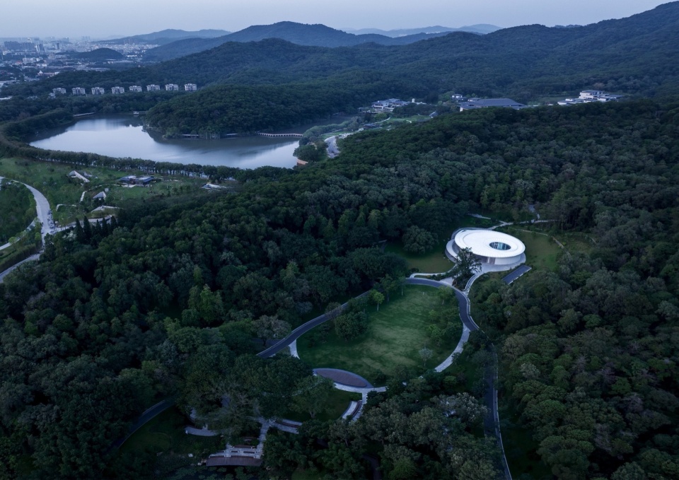 华南国家植物园云溪迁地保护示范区——花城艺术馆，广州 / 华南理工大学建筑设计研究院有限公司 + 广州园林建筑规划设计研究总院有限公司